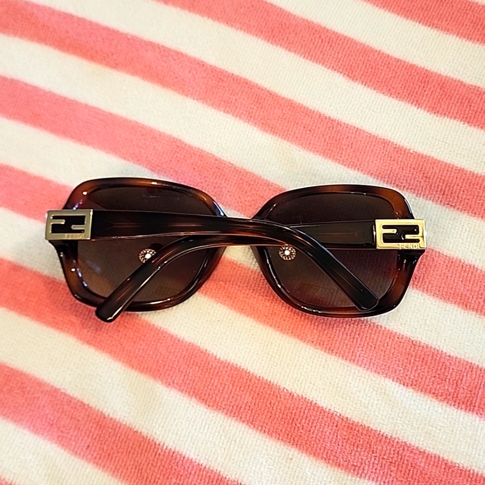 Fendi - Picture 3 of 4
